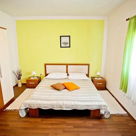 Apartment In With Sea View, Terrace, Air Conditioning, Wifi 3617-4 *